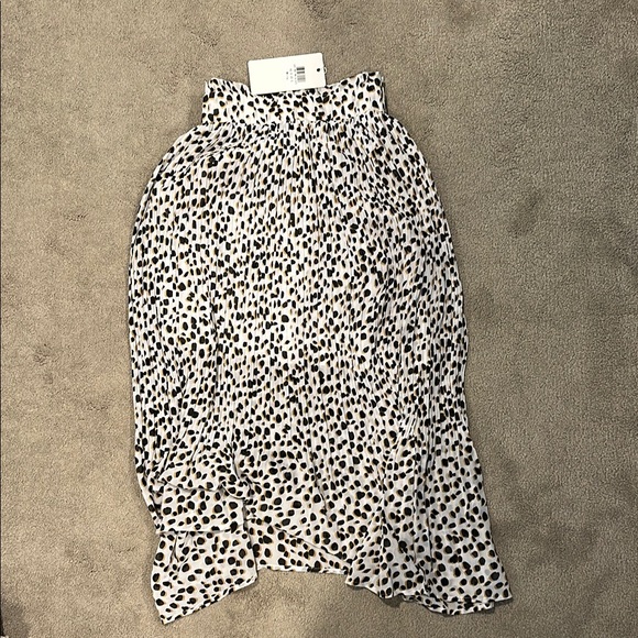 Hope's Dresses & Skirts - Hope's Black and White Leopard Print Skirt